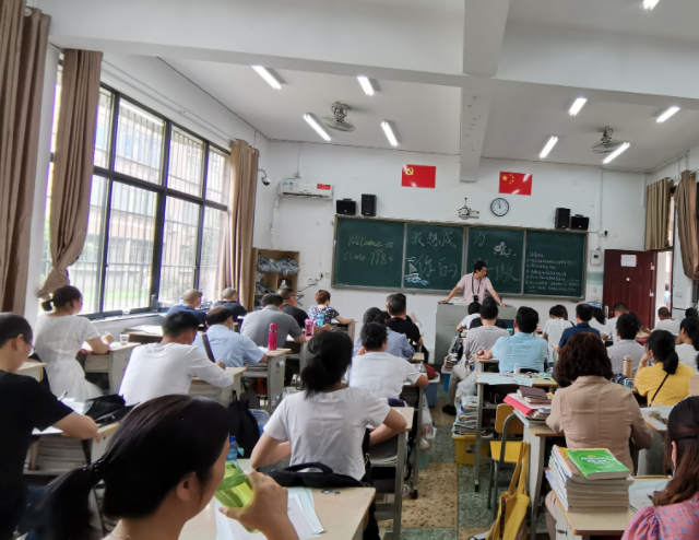 >学生的创造力协作才能也让他们在竞赛中收获了成就感和自信心
