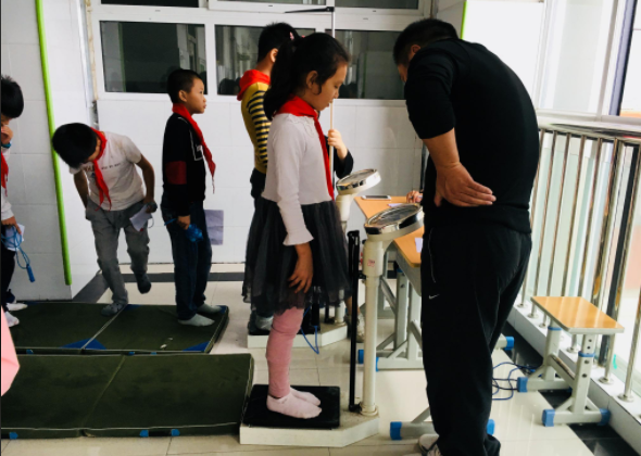 >完善全环境立德树人机制实在抓好学生体质健康和心理健康