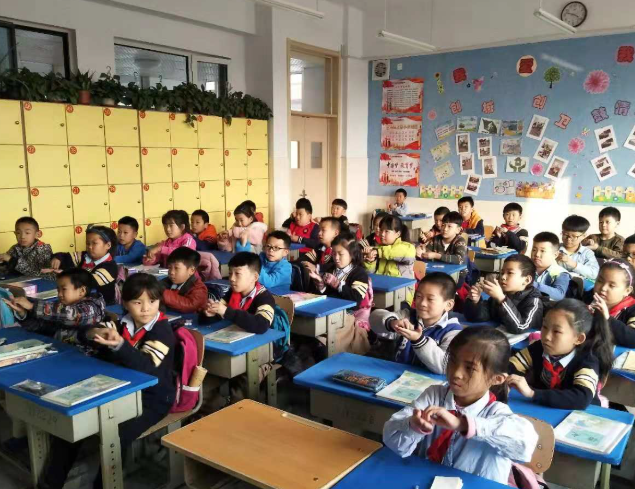 >学校试点覆盖学生引导教育回归育人本源促进学生全面发展成才