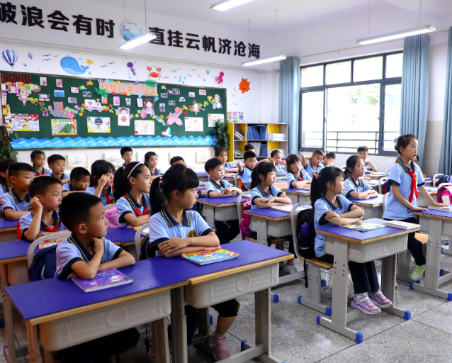 >化为甘霖滋润每一株嫩芽让教育均衡发展的红利惠及更多家庭