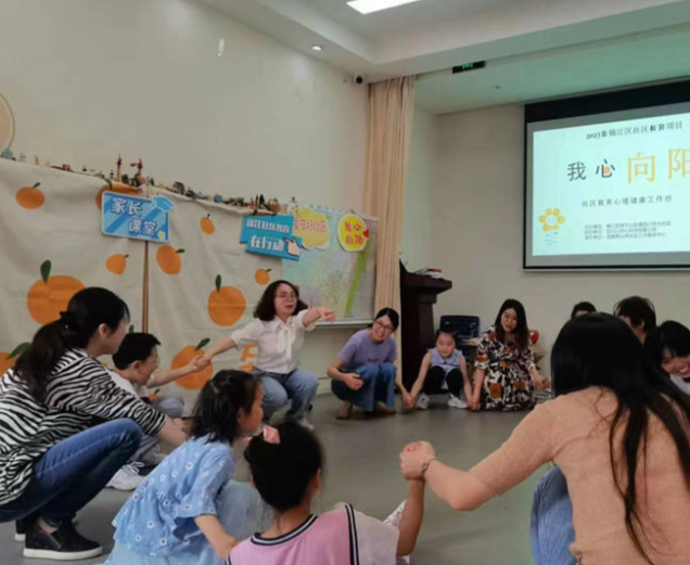 >优化课程晋级线上微课线下实操服务形式让科学育儿常识触手可及