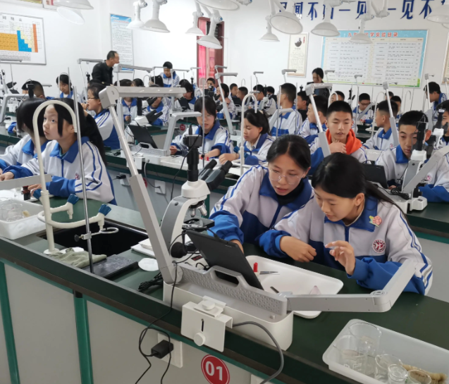 >教育者都有鼓励作用这种作用在儿童与青少年中体现得非常明显