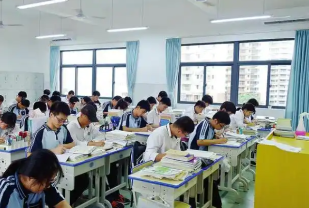 >依托心思健康教育的科学方法增强思维政治教育的感染力与实效性