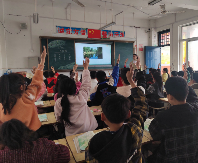 相关工业为增加引擎构建教育赋能工业反哺教育的新开展格式