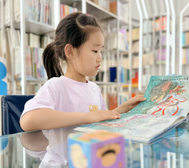 >假期教育的特色让每个学生都能在假期中找到适合自己的成长方式