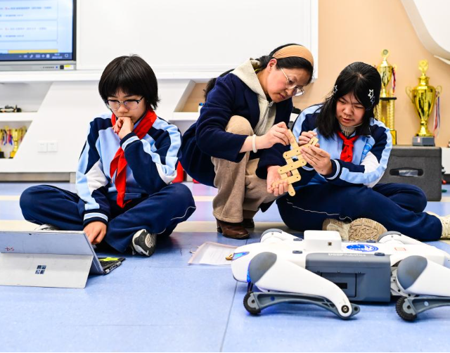 >创新素质的人工智能学中小学需建立系统性的科学教育理论系统