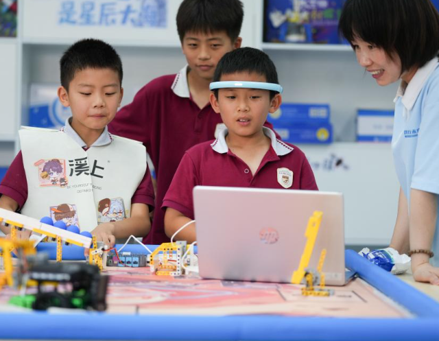 >新模态的语文课正在把沉淀数十年的主题教育与AI技能深度交融