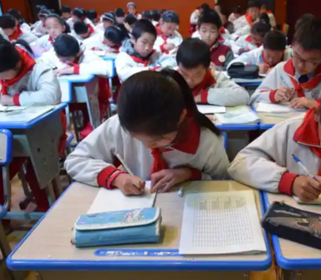 >教师以敏锐的观察力捕捉解读于是敞开了一项名为声响档案馆