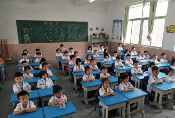 >教育联合体文来杯编程赛轮流让每个孩子都能站上归于自己的舞台中心