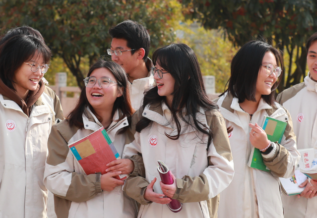>智能化建造高校办理数据驾驶舱筑牢安全底线开展健康生态