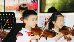 >讓每壹片小葉都能在這片溫暖的校園裏茁壯生長